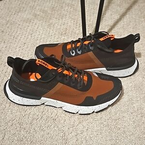 Sorel kinetic rush sneakers like new